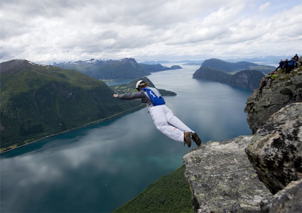 Fallskjermhopp fra Grisetskolten