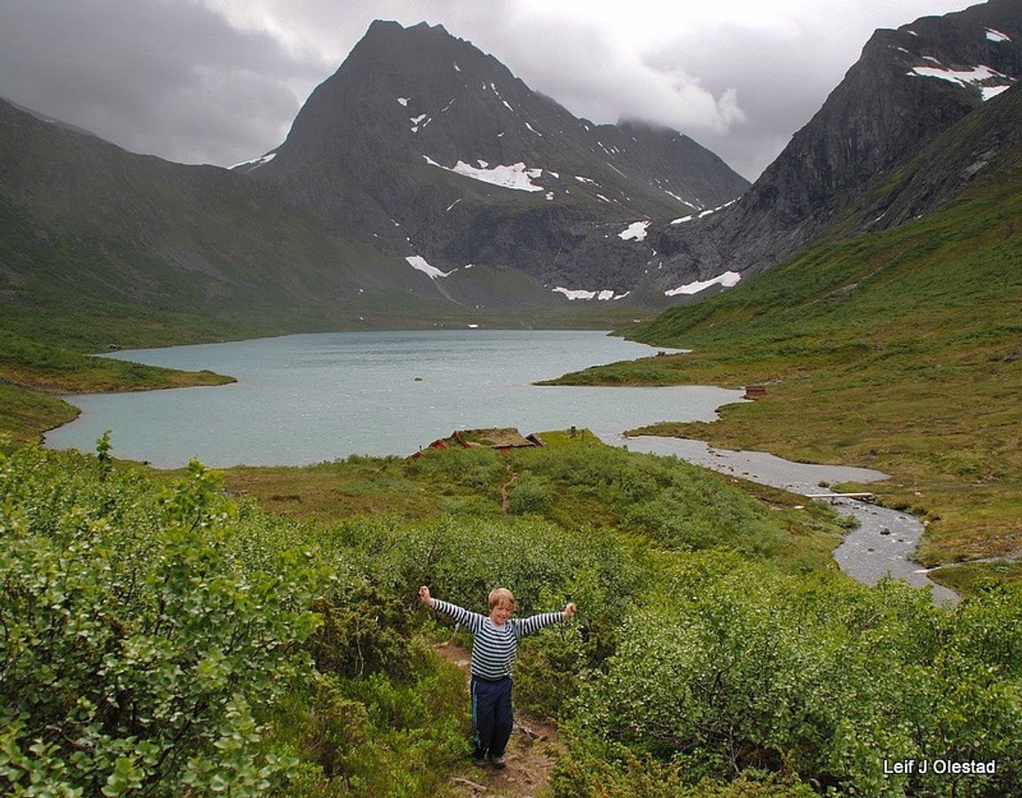 Månvatnet og nevøen i forgrunnen