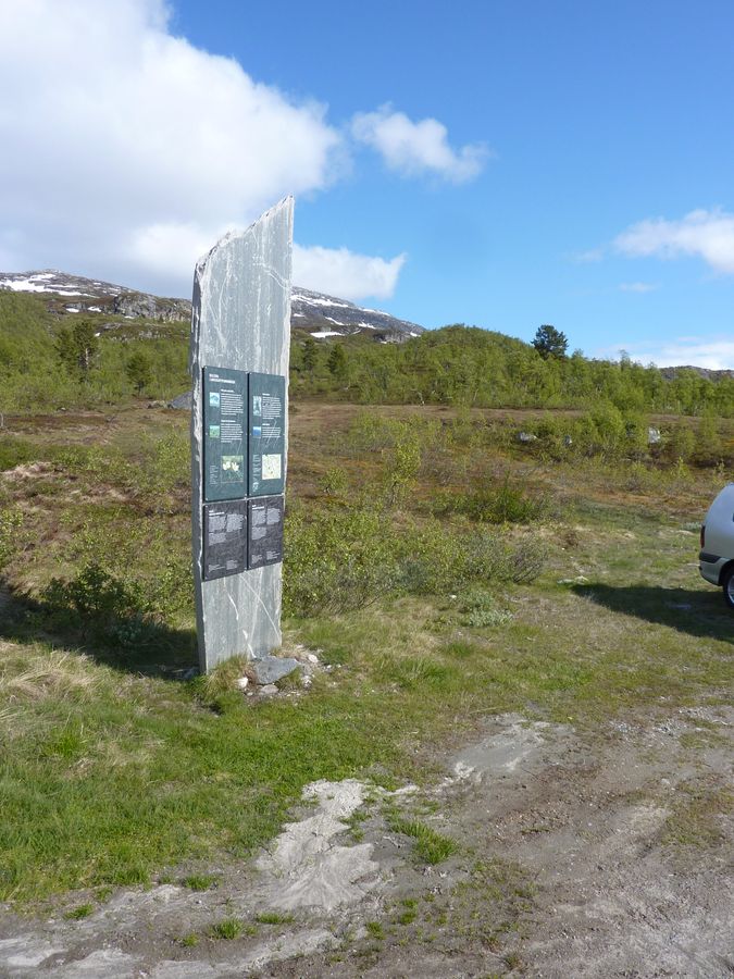 Informasjonstavle Reinheimen på parkeringsplass