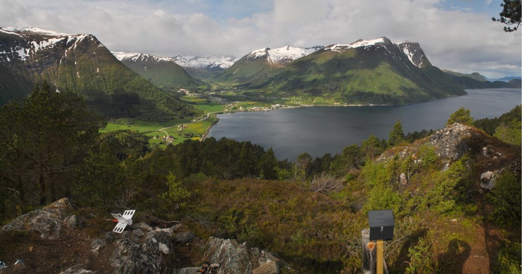 Panoramabilde mot Måndalen