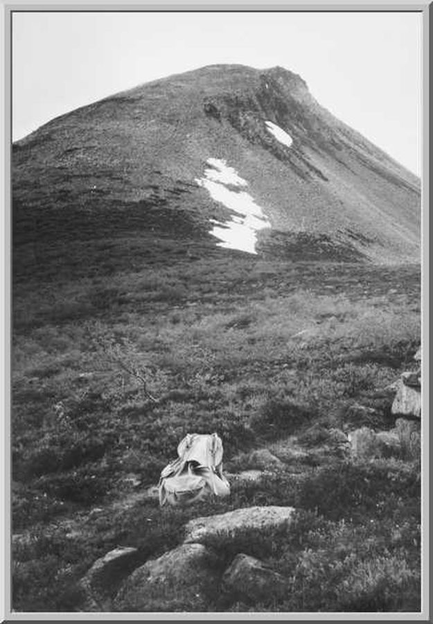 Tur til Sjølbotn 30.juni 1974. Bilde 5. Gridsetskolten. 11 bilder fra denne turen. Rauma Folkebibliotek.