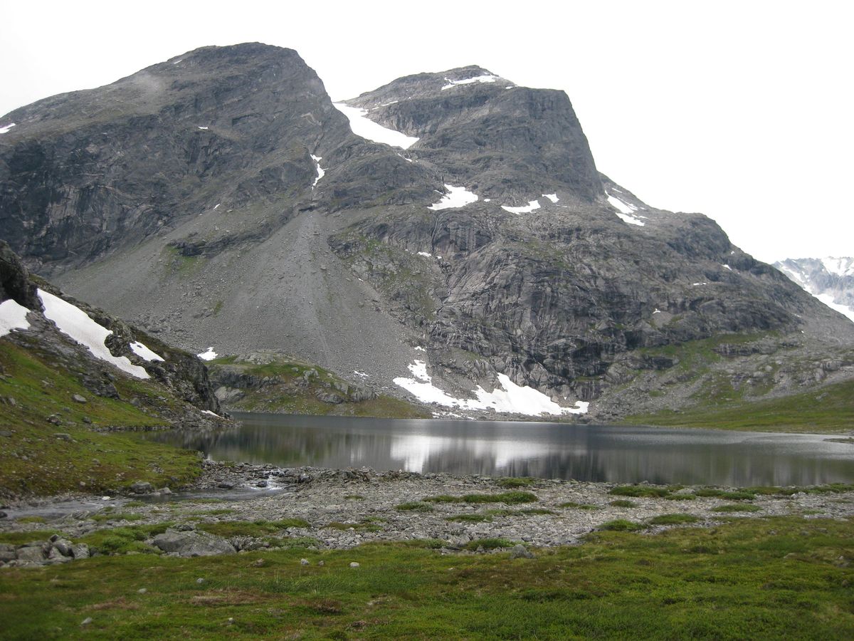 Middagsfjellvatnet.