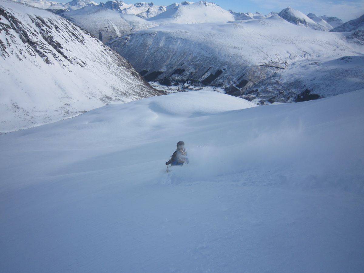 Nedkjøring fra Blåtindan i Måndalen