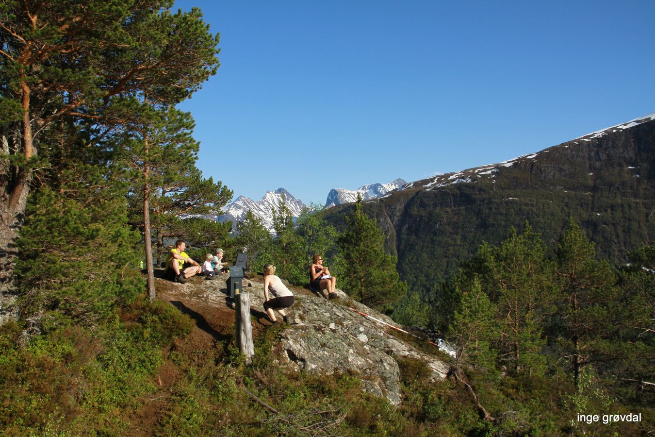 RAst på toppen av Hovdekollen