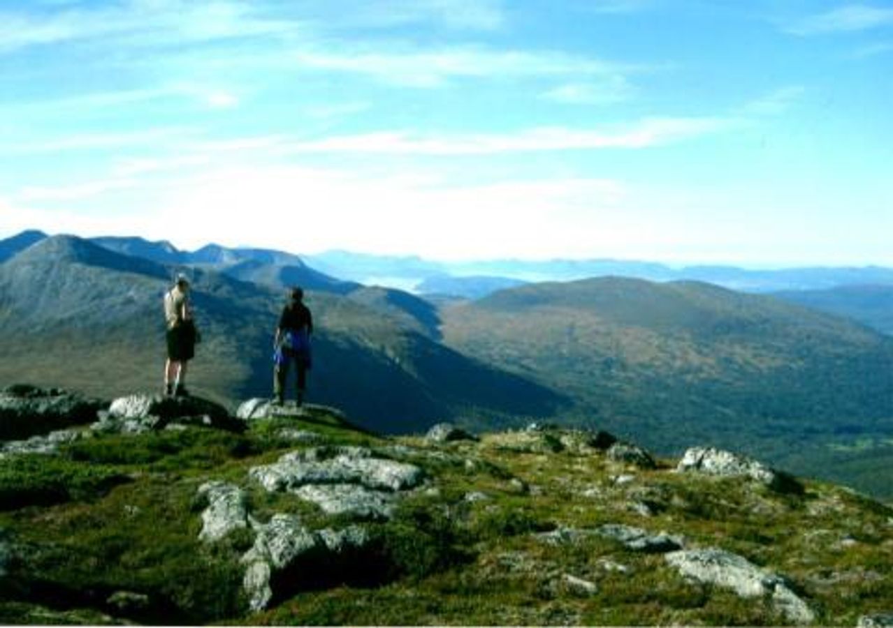 Utsikt mot Nebba, Skarven og Romsdalsfjorden